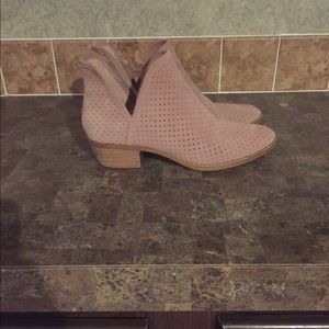 Blush lucky brand booties